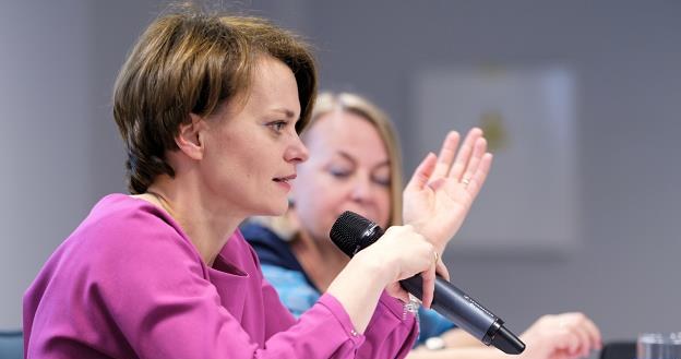 Minister Jadwiga Emilewicz (na pierwszym planie) /PAP