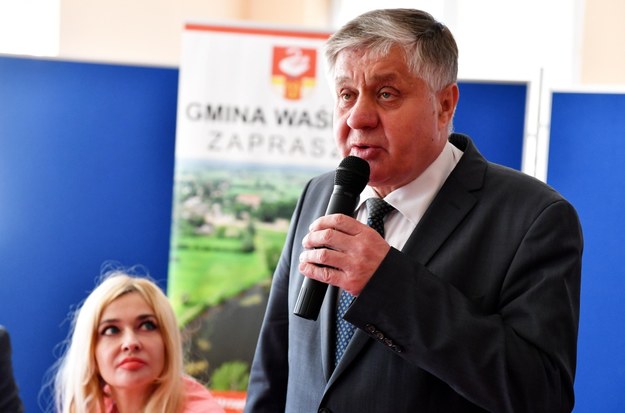 Minister Jurgiel na spotkaniu z mieszkańcami Wasniowa / 	Piotr Polak    /PAP