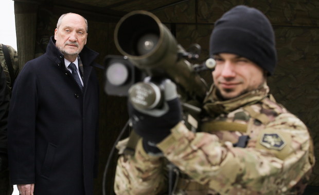 Minister Macierewicz, pułkownik Kukliński i zbór zastrzeżony IPN