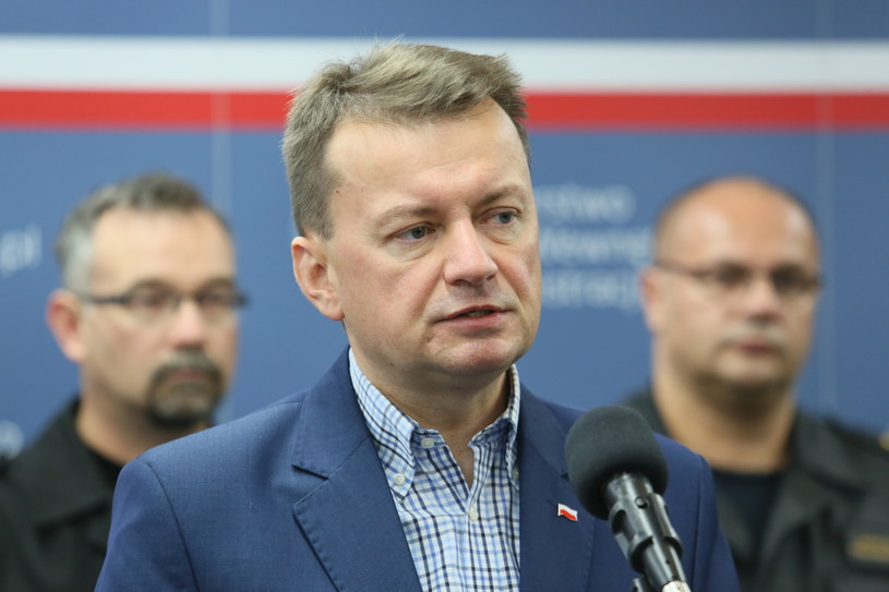 Minister Mariusz Błaszczak podczas konferencji prasowej /Leszek Szymański /PAP