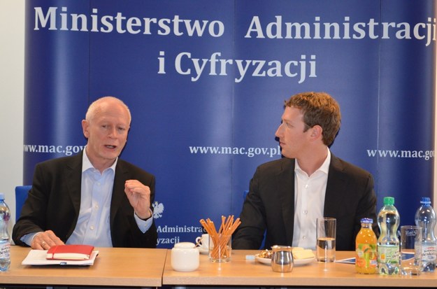 Minister Michał Boni i twórca Facebooka Marc Zuckerberg /mac /PAP