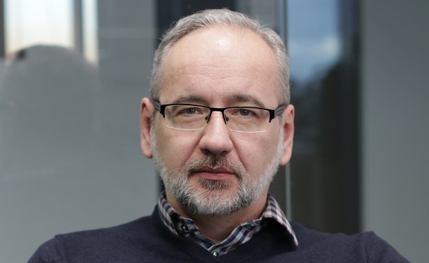 Minister Niedzielski zapowiada rezygnację z restrykcji i maseczek