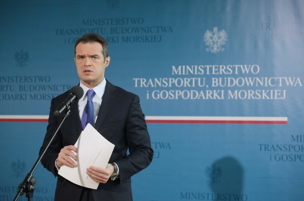 Minister Nowak tylko odwołuje. Nie będzie szybkich kolei, autostrad na Euro i reform w prawie jazdy /PAP