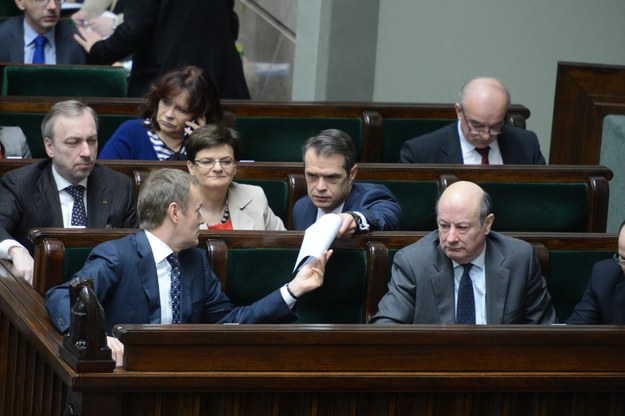 Minister Nowak zostaje. W Sejmie bronił go Donald Tusk /Jacek Turczyk /PAP
