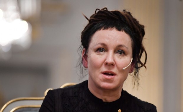 Minister obiecywał zwolnić Olgę Tokarczuk z podatku za Nobla. Rozporządzenia wciąż nie ma