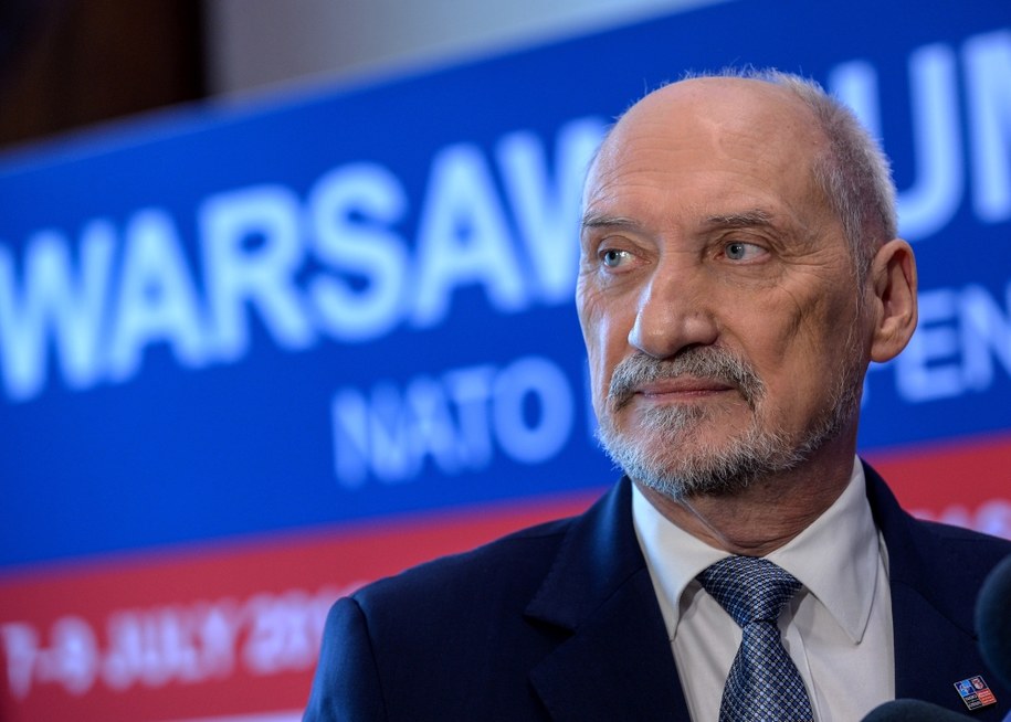 Minister obrony narodowej Antoni Macierewicz /Marcin Obara /PAP