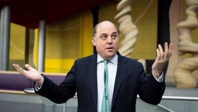 Minister obrony Wallace potwierdził. Odejdzie ze stanowiska