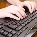 Minister ostrzega przed nowym oszustwem. "Rosja prowadzi wojnę w cyberprzestrzeni"
