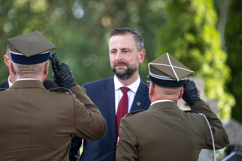 Minister podkreślił, że wkrótce każdy żołnierz będzie wyposażony w osobistego drona. /Tytus Żmijewski /PAP