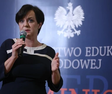 Minister przypomniała nauczycielom o pracy. Związek oburzony