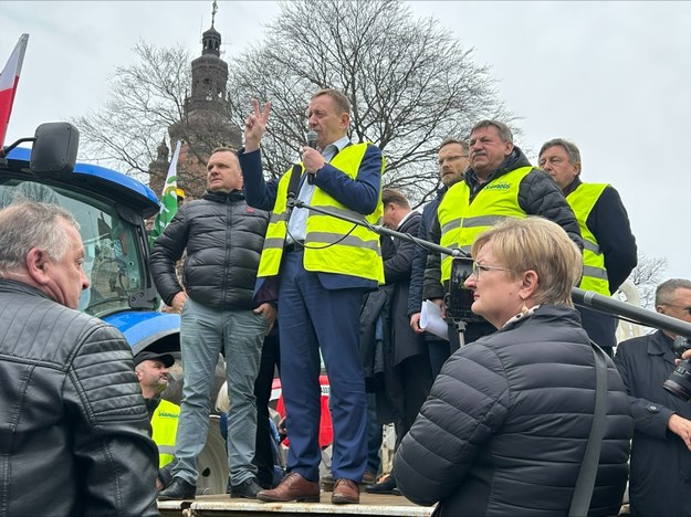 Minister Robert Telus podczas protestu rolników w Szczecinie /Aneta Łuczkowska /RMF FM