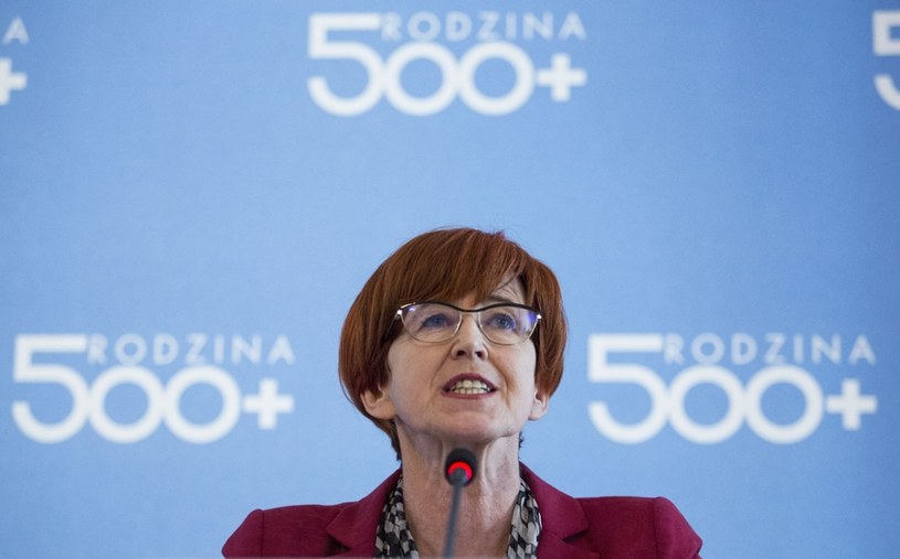 Minister rodziny, pracy i polityki społecznej Elżbieta Rafalska /Andrzej Hulimka  /Reporter