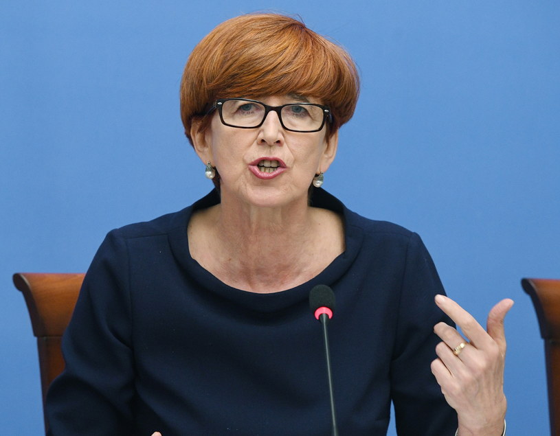 Minister rodziny, pracy i polityki społecznej Elżbieta Rafalska /Radek Pietruszka /AFP