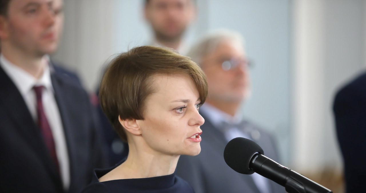 Minister rozwoju Jadwiga Emilewicz (C) /PAP