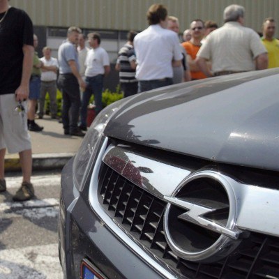 Minister Sebastian zapewnia, że Opel w Figueruelas będzie "najważniejszą fabryką Opla Europa" /AFP