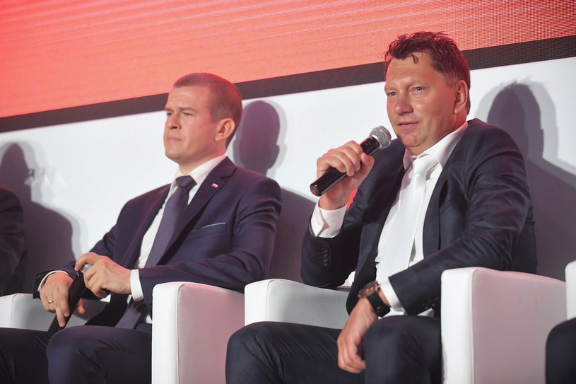 Minister sportu i turystyki Witold Bańka (L) i prezes PZKol Dariusz Banaszek (P) /Bartłomiej Zborowski /PAP