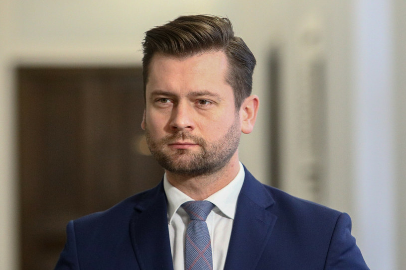 Minister sportu Kamil Bortniczuk nie widzi związku zatartego wyroku szefa swojego gabinetu z jego pracą w resorcie /Tomasz Jastrzebowski/REPORTER /East News