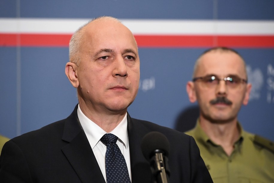 Minister spraw wewnętrznych i administracji Joachim Brudziński /Radek Pietruszka /PAP