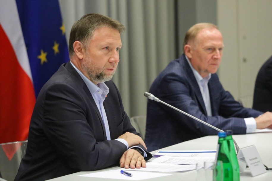 Minister spraw wewnętrznych i administracji Marcin Kierwiński (L) i wiceszef MSWiA Czesław Mroczek (P) /Tomasz Gzell /PAP