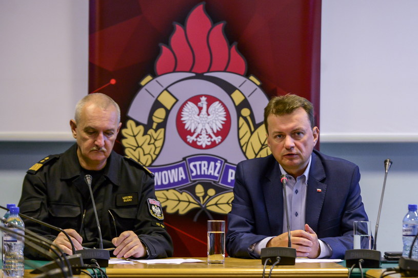 Minister spraw wewnętrznych i administracji Mariusz Błaszczak i komendant główny Państwowej Straży Pożarnej generał Leszek Suski /Jakub Kamiński   /PAP