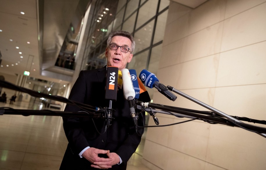 Minister spraw wewnętrznych Niemiec Thomas de Maiziere /PAP/EPA/KAY NIETFELD /PAP