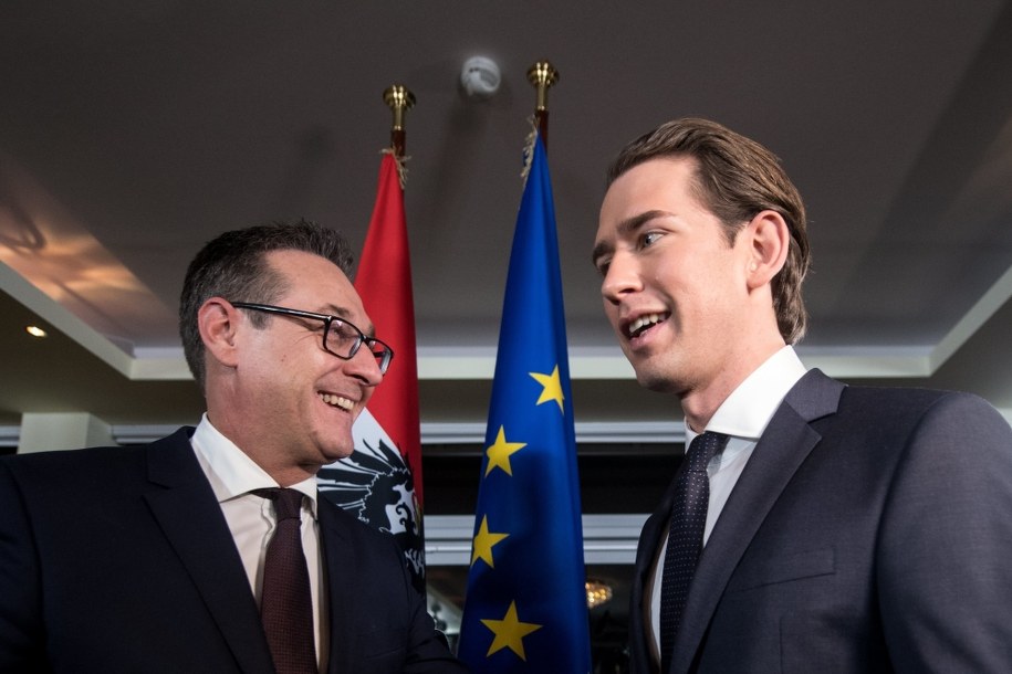 Minister spraw zagranicznych i szef OeVP Sebastian Kurz oraz szef FPOe Heinz-Christian Strache /CHRISTIAN BRUNA /PAP/EPA