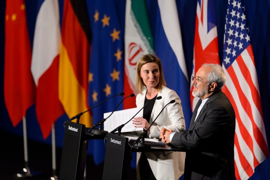 Minister spraw zagranicznych Iranu Javad Zarif i szefowa unijnej dyplomacji Federica Mogherini /LAURENT GILLIERON /PAP/EPA