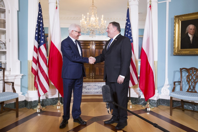 Minister spraw zagranicznych Jacek Czaputowicz spotkał się w poniedziałek w Waszyngtonie z sekretarzem stanu Mikiem Pompeo /PAP/EPA