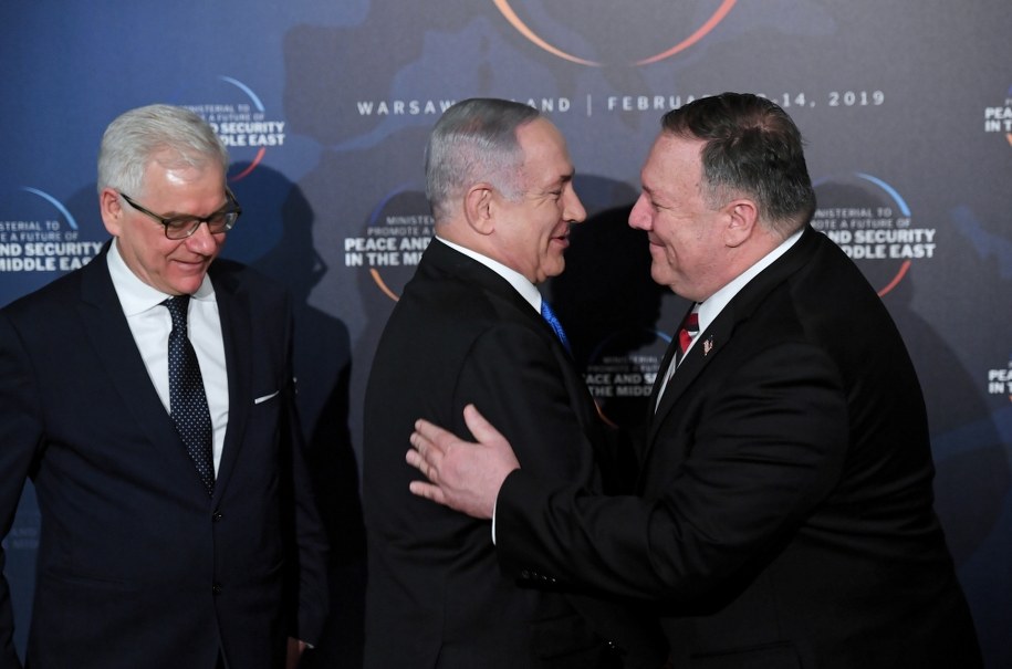 Minister spraw zagranicznych RP Jacek Czaputowicz, premier Izraela Benjamin Netanjahu i sekretarz stanu USA Mike Pompeo podczas powitania szefów delegacji na Zamku Królewskim w Warszawie / 	Radek Pietruszka   /PAP