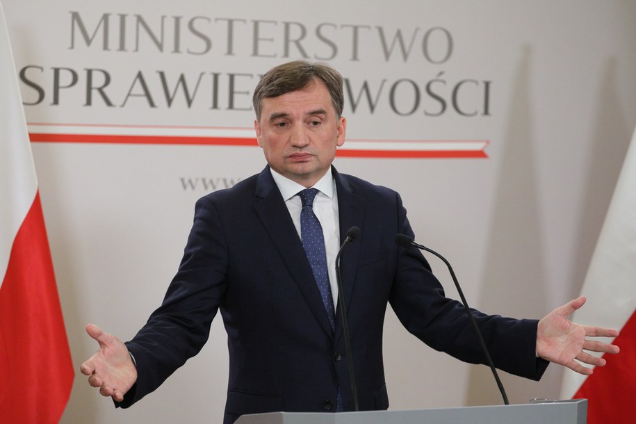 Minister sprawiedliwości, prokurator generalny Zbigniew Ziobro podczas konferencji prasowej /Paweł Supernak /PAP