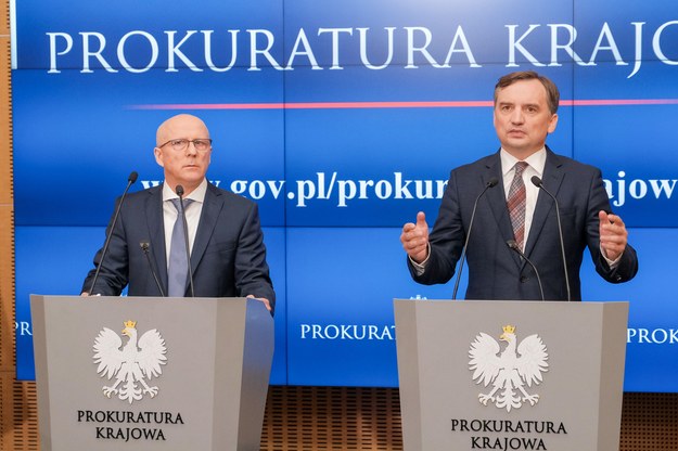 Minister sprawiedliwości, prokurator generalny Zbigniew Ziobro, oraz zastępca Prokuratora Generalnego Krzysztof Sierak /Mateusz Marek /PAP