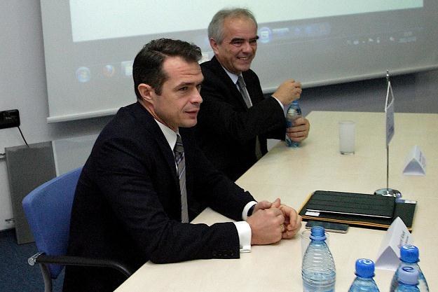 Minister transportu Sławomir Nowak (L) oraz wiceminister Tadeusz Jarmuziewicz (P) /PAP