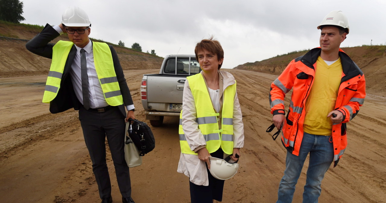 Minister Wasiak na budowie autostrady A1 koło Łodzi /Grzegorz Michałowski /PAP