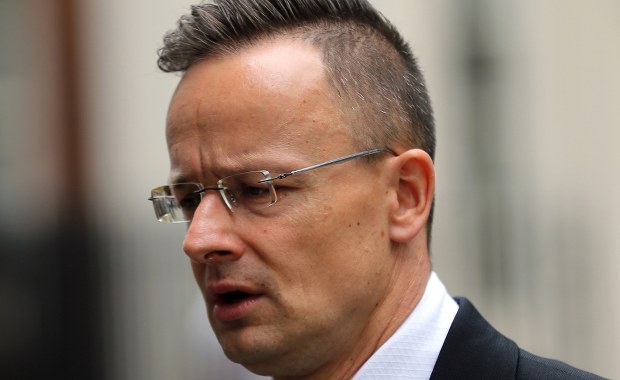Minister Węgier pilnie wezwany "na dywanik". Przekazywał tajne informacje Rosji