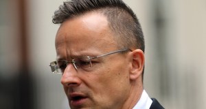 Minister Węgier pilnie wezwany "na dywanik". Przekazywał tajne informacje Rosji