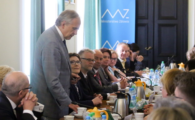 Minister zdrowia Marian Zembala na spotkaniu z pielęgniarkami /PAP/Paweł Supernak /PAP