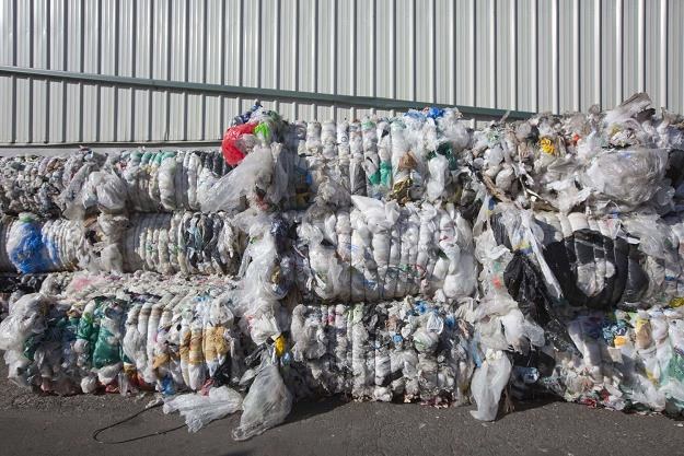 Ministerstwa Środowiska idzie na wojnę ze spowadzaniem odpadów /AFP