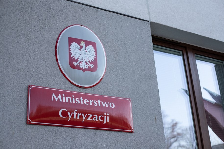 Ministerstwo Cyfryzacji zmieni nazwę usługi (zdj. podglądowe) /Shutterstock