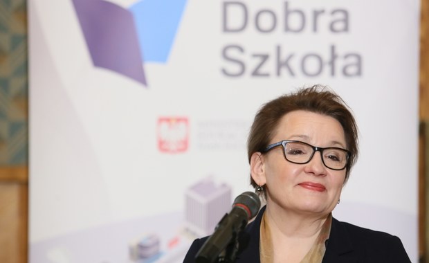 Ministerstwo edukacji: Poprawione podstawy programowe dopiero po świętach