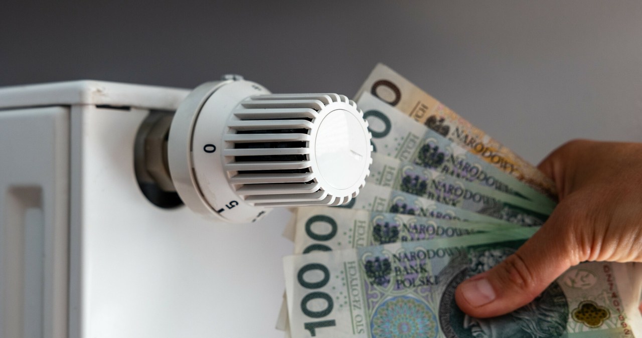 Ministerstwo Energii proponuje wsparcie dla odbiorców ciepła w postaci bonu ciepłowniczego /Karol Porwich /East News