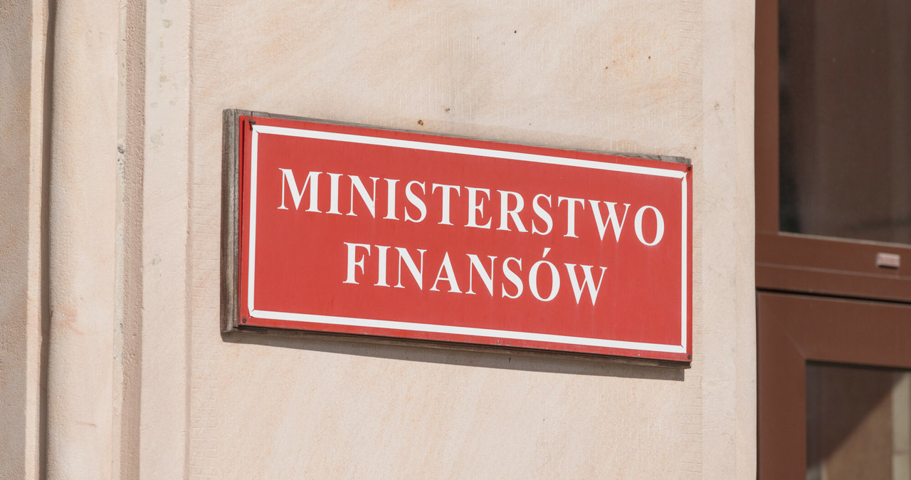 Ministerstwo Finansów ostrzega przed działalnością spółki pod nazwą "Krajowy Fundusz Gwarancyjny Spółka Akcyjna z siedzibą w Warszawie" / Arkadiusz Ziolek /East News