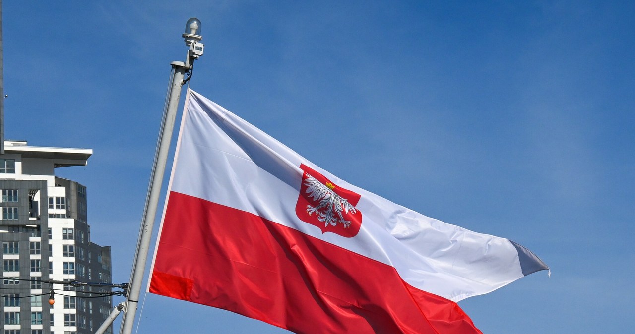 Ministerstwo Infrastruktury pracuje nad przepisami, które uproszczą zasady rejestracji statków pod polską banderą /GERARD /Reporter