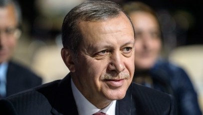 Ministerstwo obrony Rosji: Prezydent Turcji nielegalnie handluje ropą z Państwem Islamskim