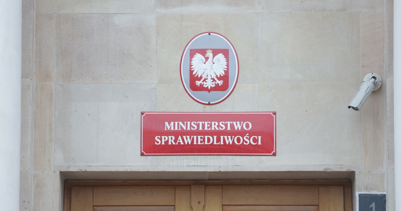 Ministerstwo sprawiedliwości przygotowało kolejny projekt ustawy, która ma praworządność przywrócić. /Tomasz Jastrzębowski /Reporter