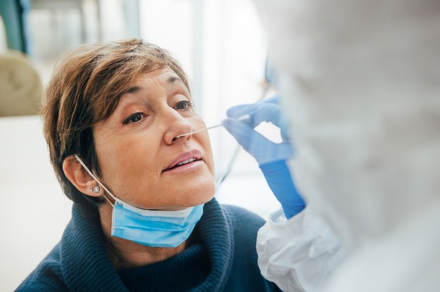 Ministerstwo udostępniło także specjalną mapę, na której można sprawdzić, gdzie są apteki wykonujące testy. /Shutterstock