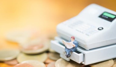 Ministerstwo wprowadzi kasy rejestrujące - liczy na miliardy złotych 