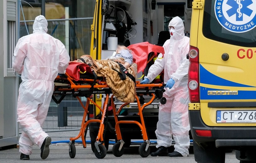 Ministerstwo Zdrowia codziennie o godz. 10 informuje, ilu pacjentów z COVID-19 przebywa w szpitalach /PAWEL SKRABA/AGENCJA SE/East News /East News