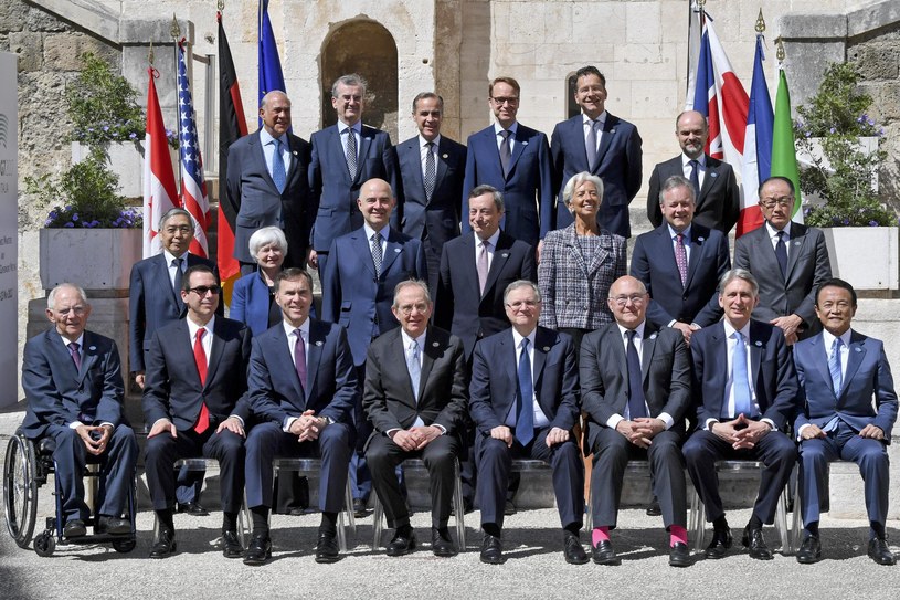 Ministrowie finansów G7 podczas szczytu w Bari /CIRO FUSCO /PAP/EPA