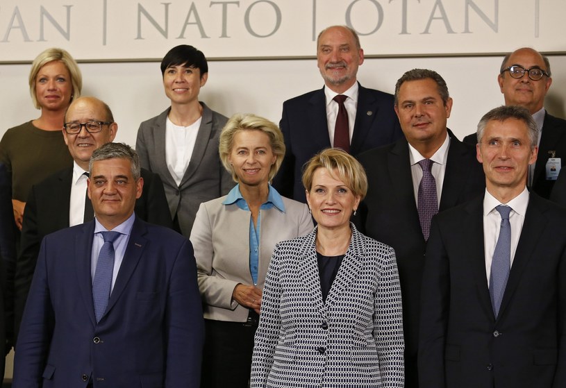 Ministrowie obrony NATO obradują o Ukrainie i sąsiedztwie Sojuszu /EPA/JULIEN WARNAND /PAP/EPA