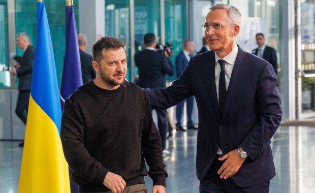 Ministrowie obrony NATO z Zełenskim, ale bez Błaszczaka